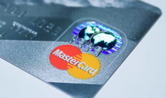 三星万事达卡推出带有指纹传感器的支付卡