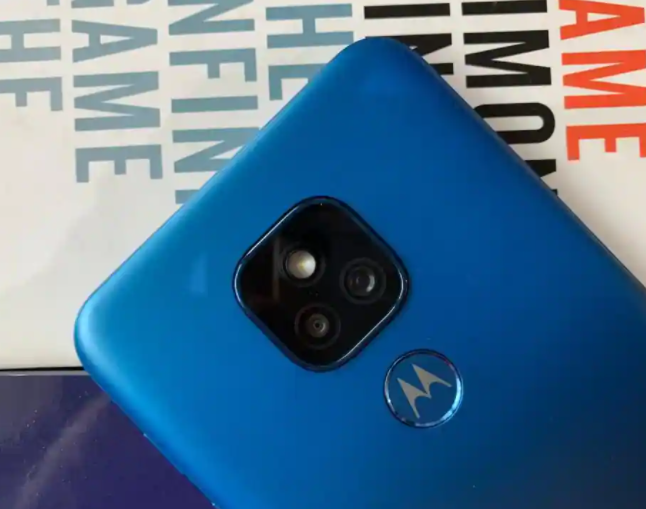 摩托罗拉Moto E7 Plus的表现不错，它的后置摄像头