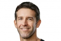 苹果更新领导力页面以任命John Ternus为硬件工程高